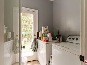 831 S Stanley Avenue, Los Angeles CA 90036