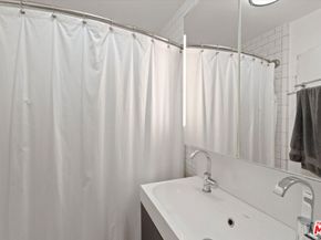 845 Brooks Avenue 1, Venice CA 90291