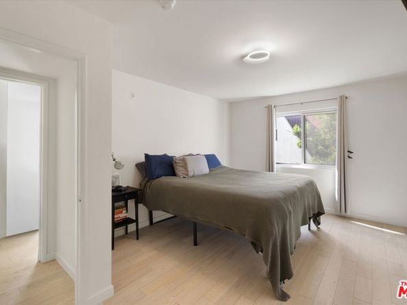 845 Brooks Avenue 1, Venice CA 90291