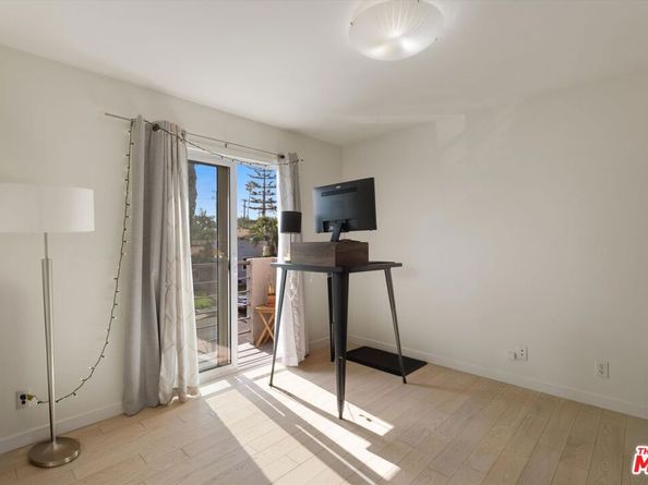 845 Brooks Avenue 1, Venice CA 90291