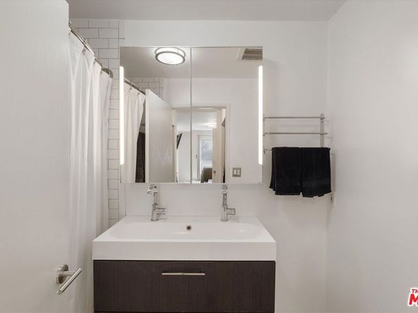 845 Brooks Avenue 1, Venice CA 90291