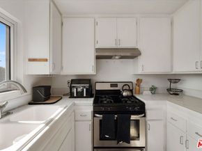 845 Brooks Avenue 1, Venice CA 90291