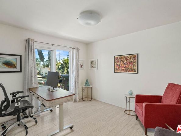 845 Brooks Avenue 1, Venice CA 90291