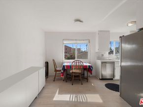 845 Brooks Avenue 1, Venice CA 90291