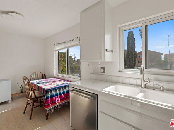 845 Brooks Avenue 1, Venice CA 90291