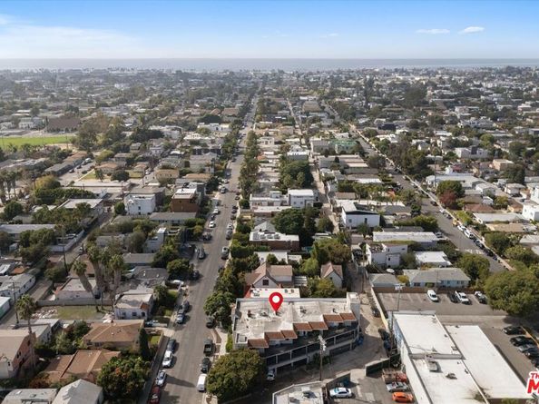 845 Brooks Avenue 1, Venice CA 90291