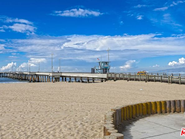 845 Brooks Avenue 1, Venice CA 90291