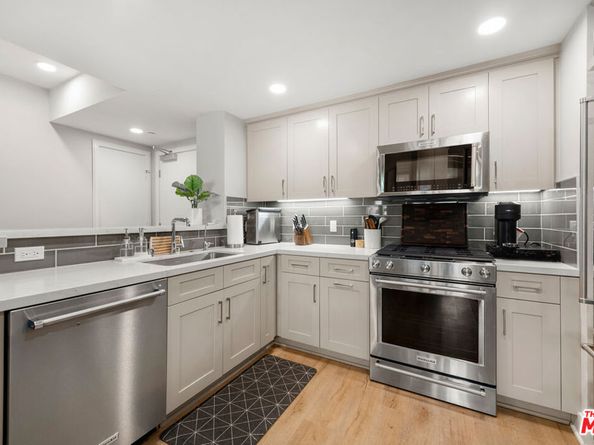 6030 Seabluff Drive 316, Los Angeles CA 90094