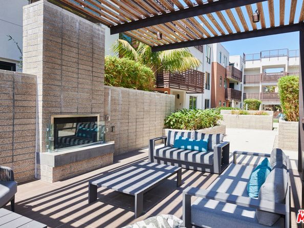 6030 Seabluff Drive 316, Los Angeles CA 90094