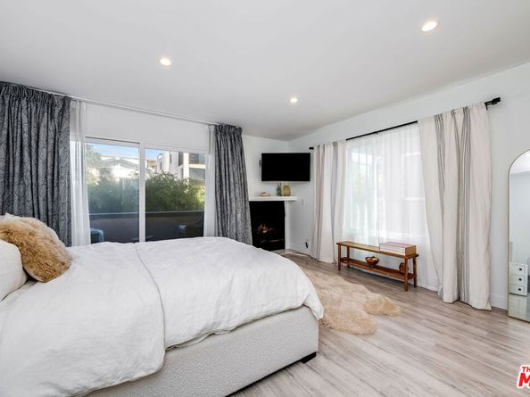 16 Quarterdeck Street 102, Marina Del Rey CA 90292