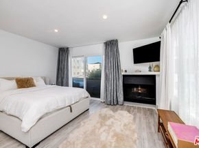 16 Quarterdeck Street 102, Marina Del Rey CA 90292