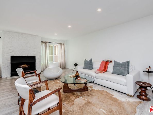 16 Quarterdeck Street 102, Marina Del Rey CA 90292