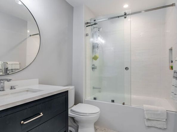 16 Quarterdeck Street 102, Marina Del Rey CA 90292