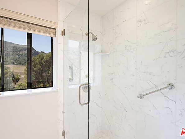 1476 Palisades Drive, Pacific Palisades CA 90272