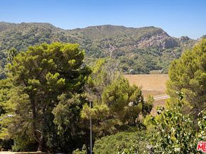 1476 Palisades Drive, Pacific Palisades CA 90272