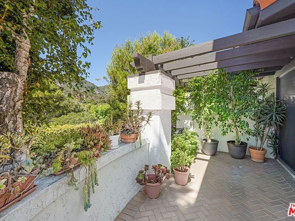 1476 Palisades Drive, Pacific Palisades CA 90272