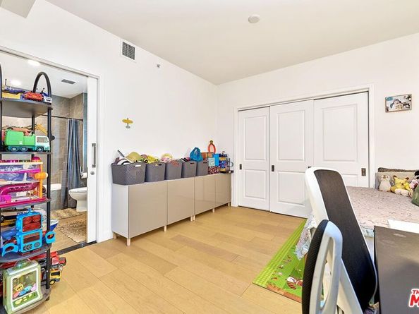 400 S Broadway 828, Los Angeles CA 90013