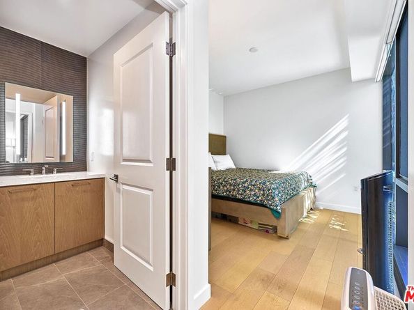 400 S Broadway 828, Los Angeles CA 90013
