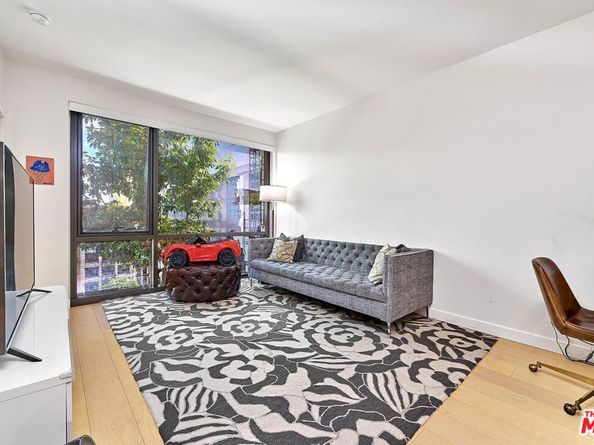400 S Broadway 828, Los Angeles CA 90013