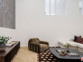 4189 Holly Knoll Drive, Los Angeles CA 90027