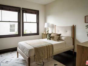 4189 Holly Knoll Drive, Los Angeles CA 90027