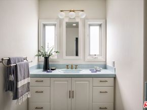 4189 Holly Knoll Drive, Los Angeles CA 90027