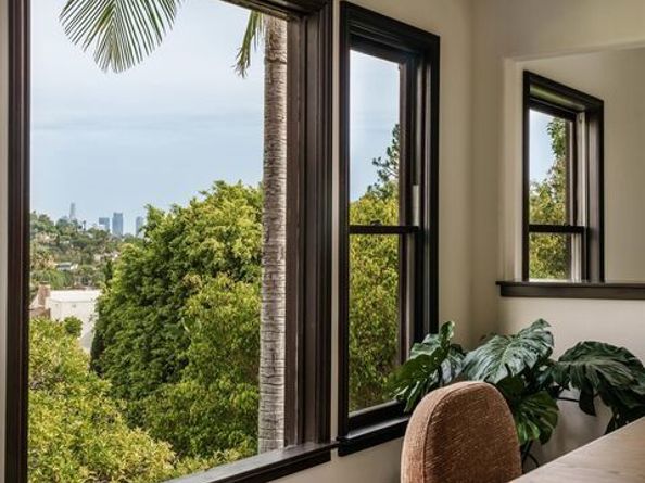 4189 Holly Knoll Drive, Los Angeles CA 90027