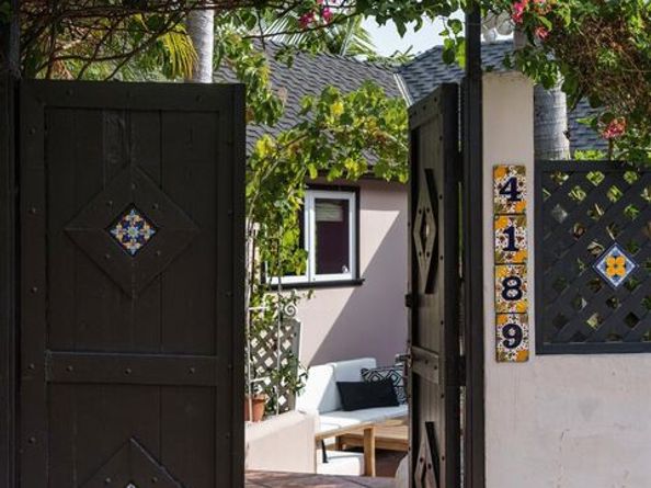 4189 Holly Knoll Drive, Los Angeles CA 90027