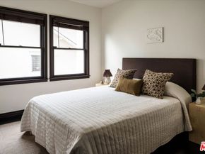 4189 Holly Knoll Drive, Los Angeles CA 90027