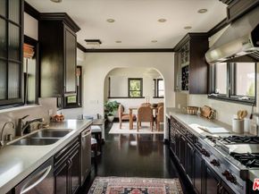 4189 Holly Knoll Drive, Los Angeles CA 90027