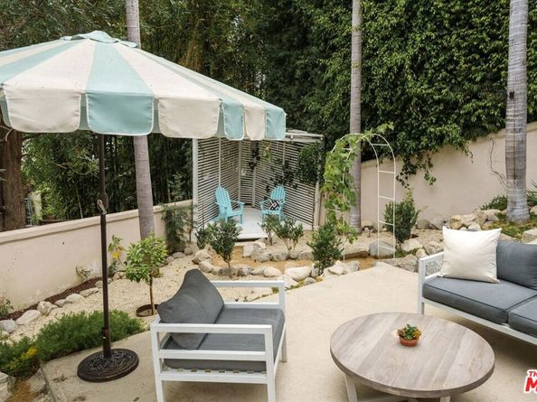 4189 Holly Knoll Drive, Los Angeles CA 90027