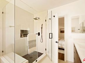 1275 N Craig Avenue, Pasadena CA 91104