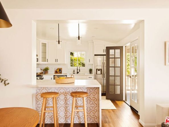 1275 N Craig Avenue, Pasadena CA 91104