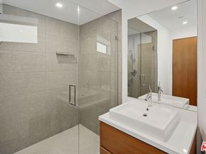 17405 Castellammare Drive, Pacific Palisades CA 90272