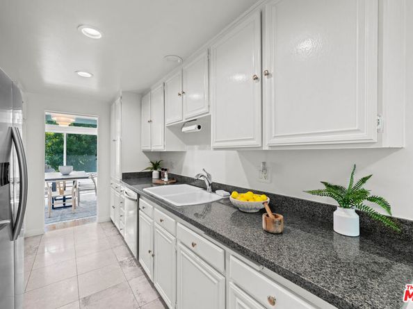 1700 Palisades Drive, Pacific Palisades CA 90272