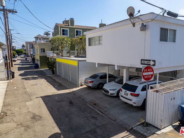 11 20th Avenue, Venice CA 90291