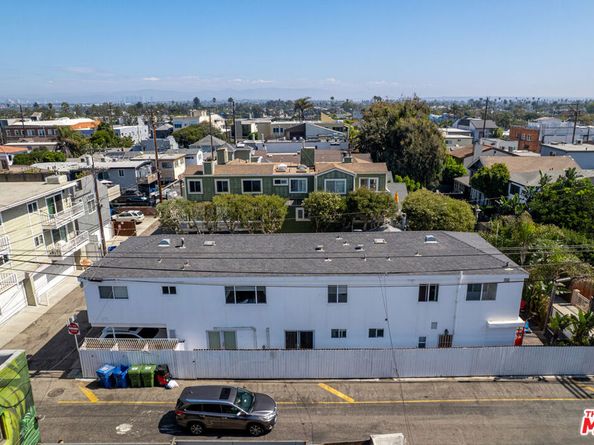11 20th Avenue, Venice CA 90291