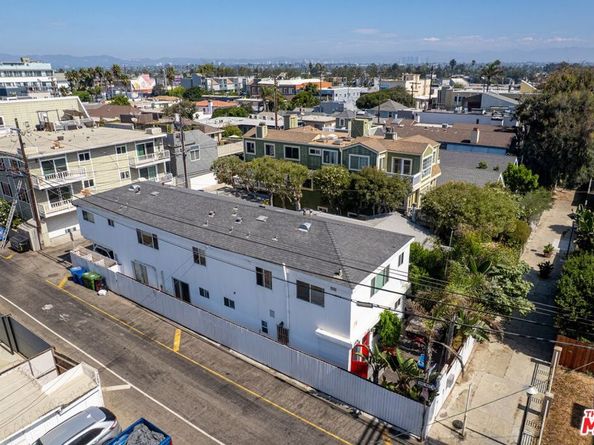 11 20th Avenue, Venice CA 90291