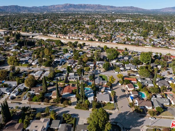 20307 Mobile Street, Winnetka CA 91306