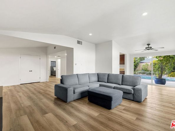 20307 Mobile Street, Winnetka CA 91306
