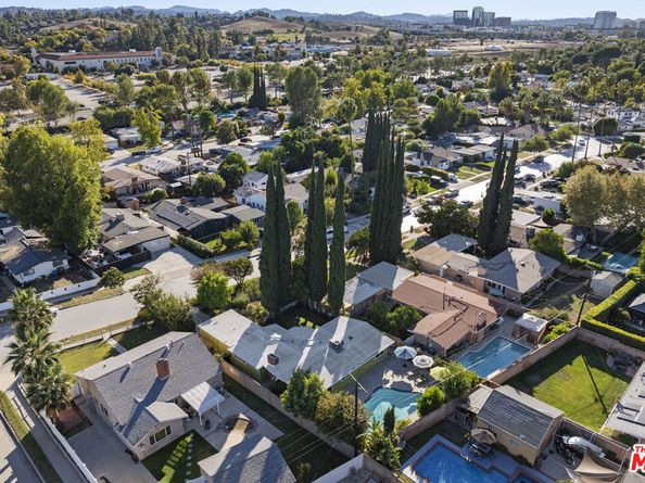 20307 Mobile Street, Winnetka CA 91306