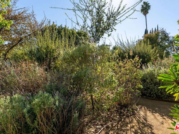 20307 Mobile Street, Winnetka CA 91306