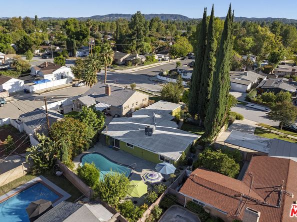 20307 Mobile Street, Winnetka CA 91306