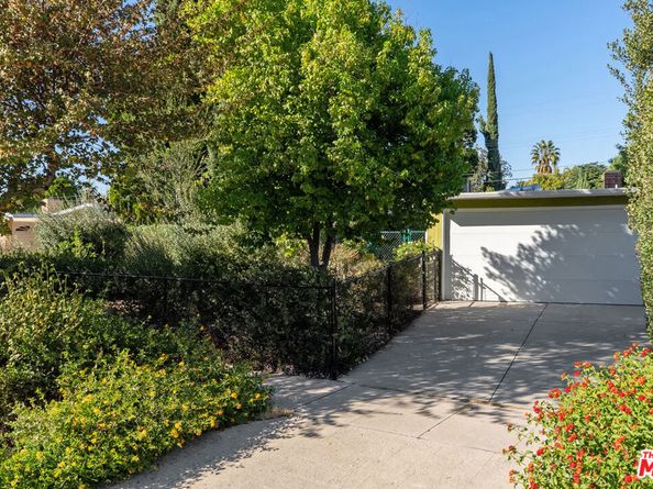 20307 Mobile Street, Winnetka CA 91306