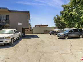 820 -824 W 95th Street, Los Angeles CA 90044