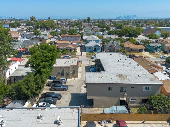 820 -824 W 95th Street, Los Angeles CA 90044