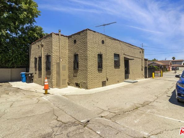 820 -824 W 95th Street, Los Angeles CA 90044