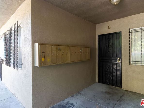 820 -824 W 95th Street, Los Angeles CA 90044