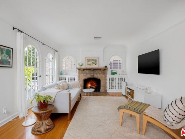 1072 Hi Point Street, Los Angeles CA 90035