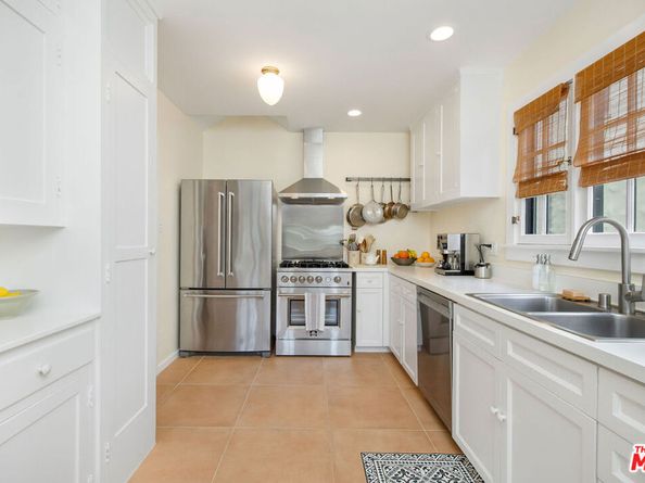 1072 Hi Point Street, Los Angeles CA 90035